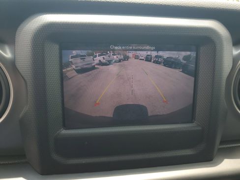 Used 2021 Jeep Wrangler Unlimited Sport AWD/4WD image 10