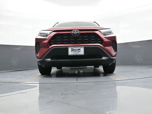 Used 2020 Toyota RAV4 LE AWD/4WD image 26