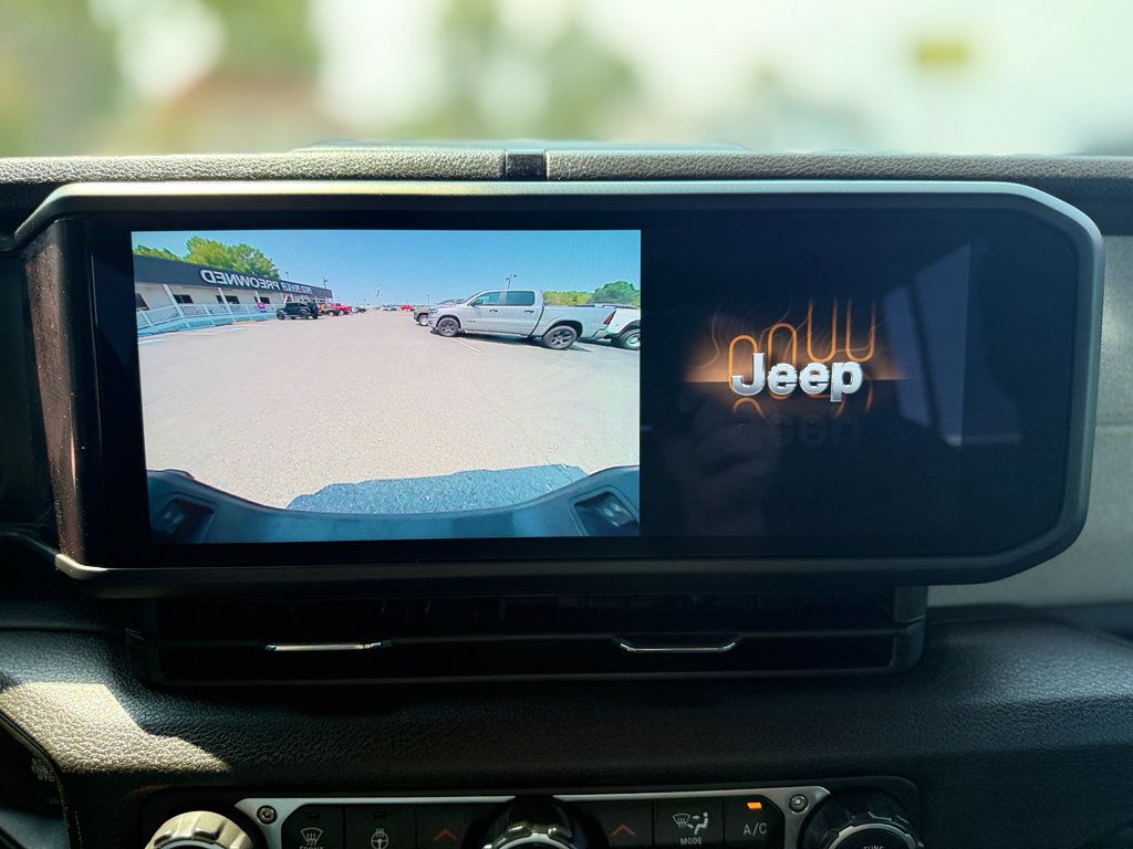 Used 2024 Jeep Gladiator Sport AWD/4WD image 37