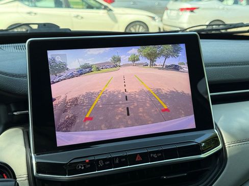 Used 2025 Jeep Compass Limited AWD/4WD image 24