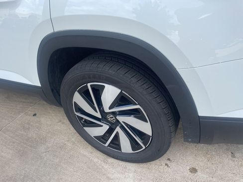 Used 2025 Volkswagen Atlas SE image 14