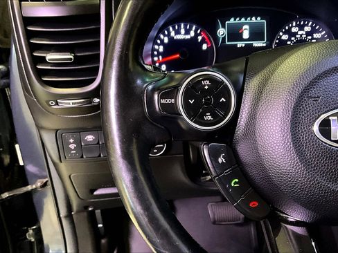Used 2016 Kia Soul ! w/ Premium Package FWD image 11