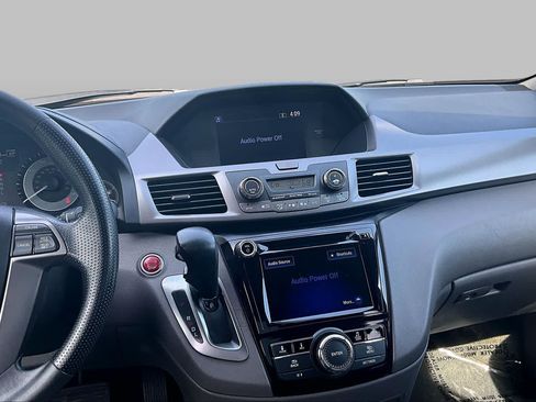Used 2016 Honda Odyssey SE image 7
