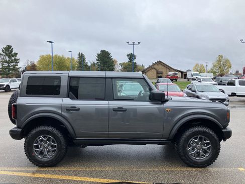 New 2025 Ford Bronco Badlands AWD/4WD image 5