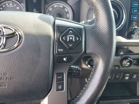 Used 2018 Toyota Tacoma TRD Sport w/ Technology Package image 22