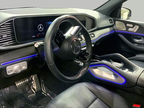 Used 2025 Mercedes-Benz GLS 450 4MATIC image 18