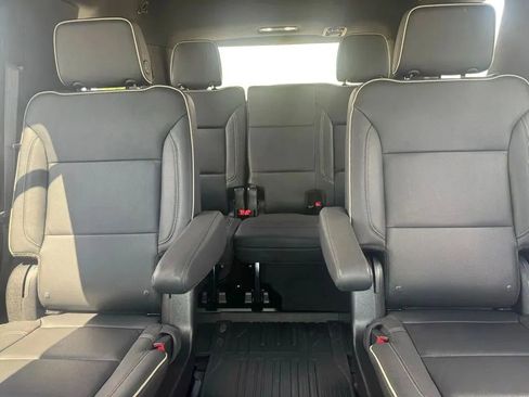 Used 2024 Chevrolet Tahoe Premier w/ Premium Package AWD/4WD image 17