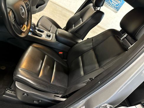 Used 2019 Jeep Grand Cherokee Limited image 9