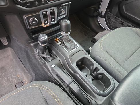 Used 2024 Jeep Wrangler Sport S image 24