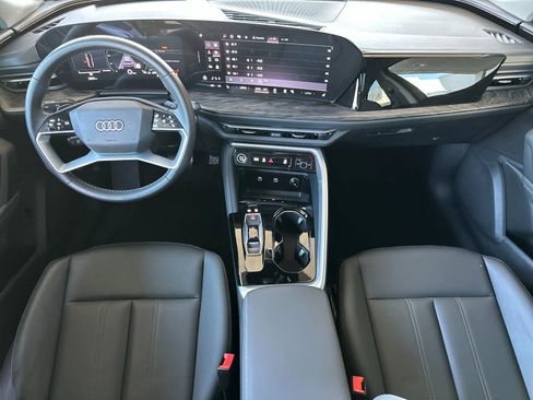 Used 2025 Audi Q5 Premium AWD/4WD image 3