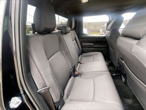 Used 2025 Toyota Tacoma SR5 image 31