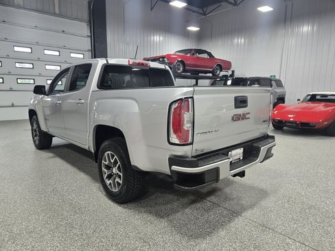 Used 2015 GMC Canyon SLE w/ All-Terrain Package AWD/4WD image 3
