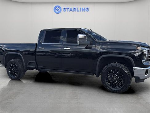 Used 2025 Chevrolet Silverado 2500 LTZ w/ LTZ Premium Package image 24