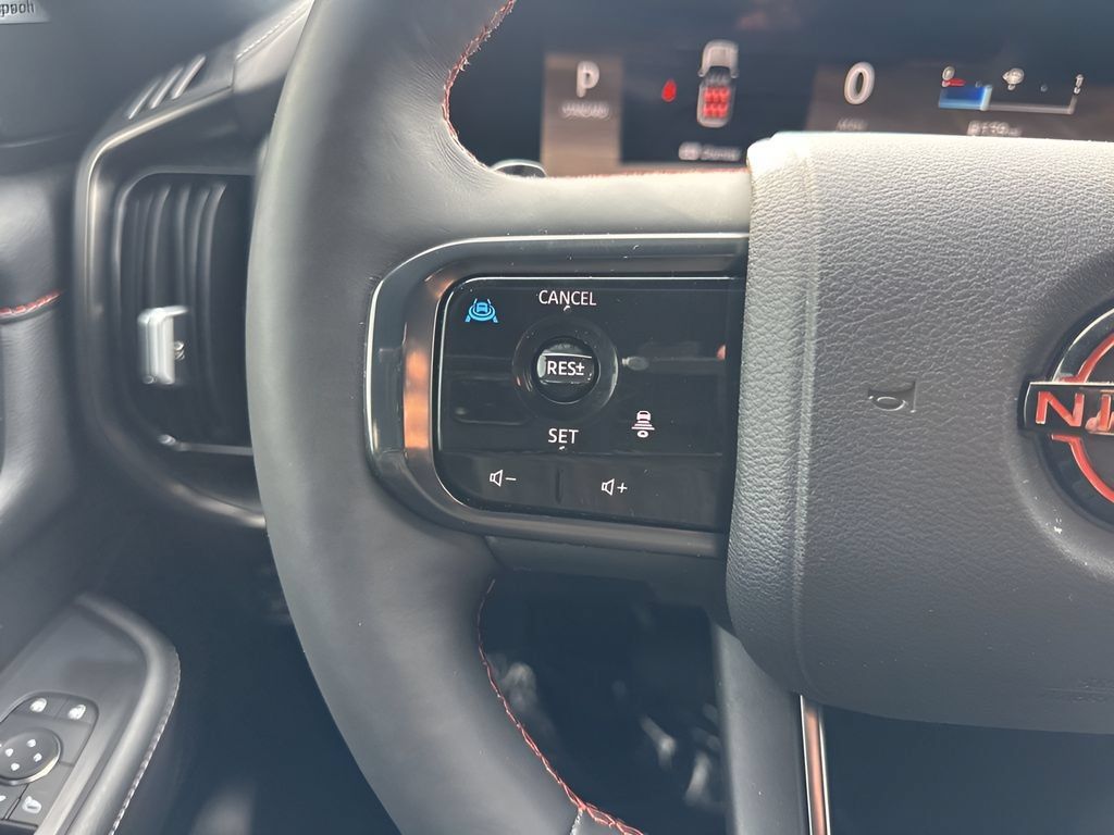 Used 2025 Nissan Armada PRO-4X AWD/4WD image 16