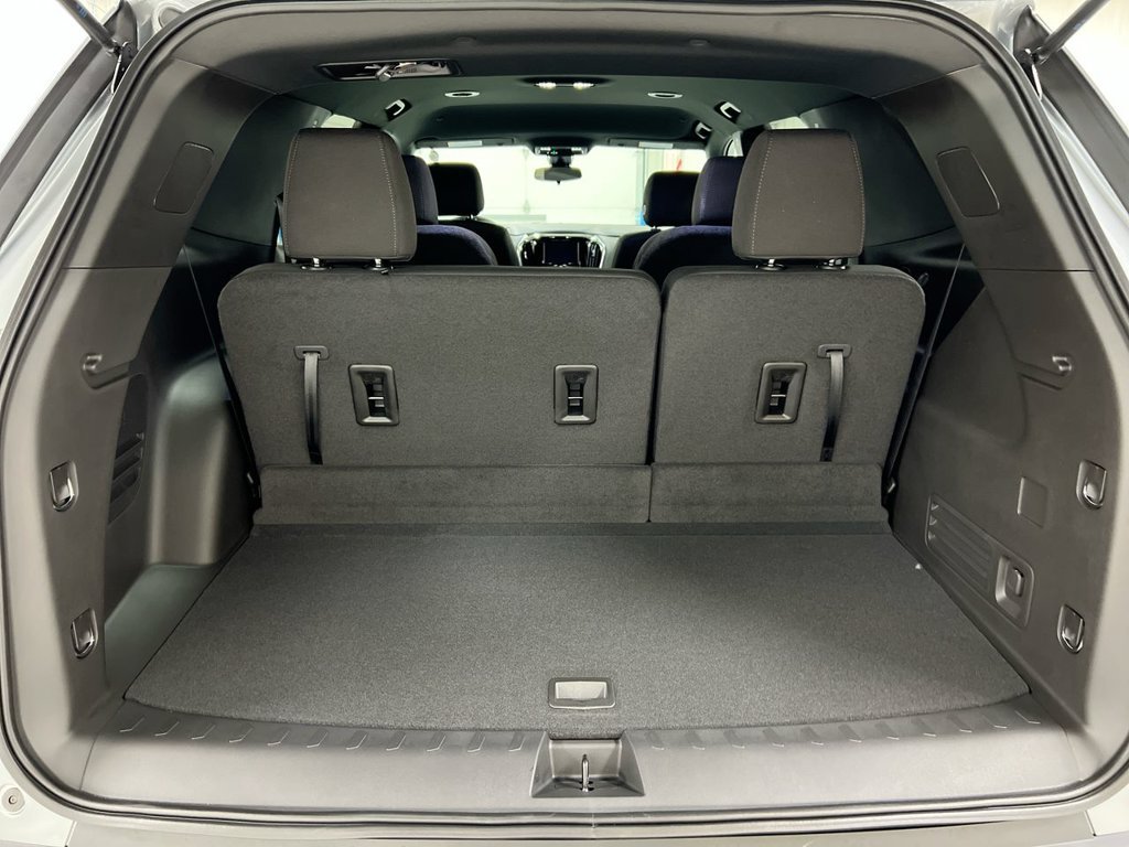 Used 2023 Chevrolet Traverse LT FWD image 23
