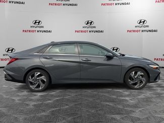 Used 2025 Hyundai Elantra SEL FWD video 2