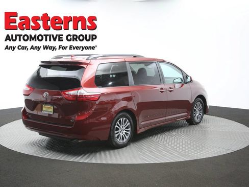 Used 2019 Toyota Sienna XLE FWD image 43