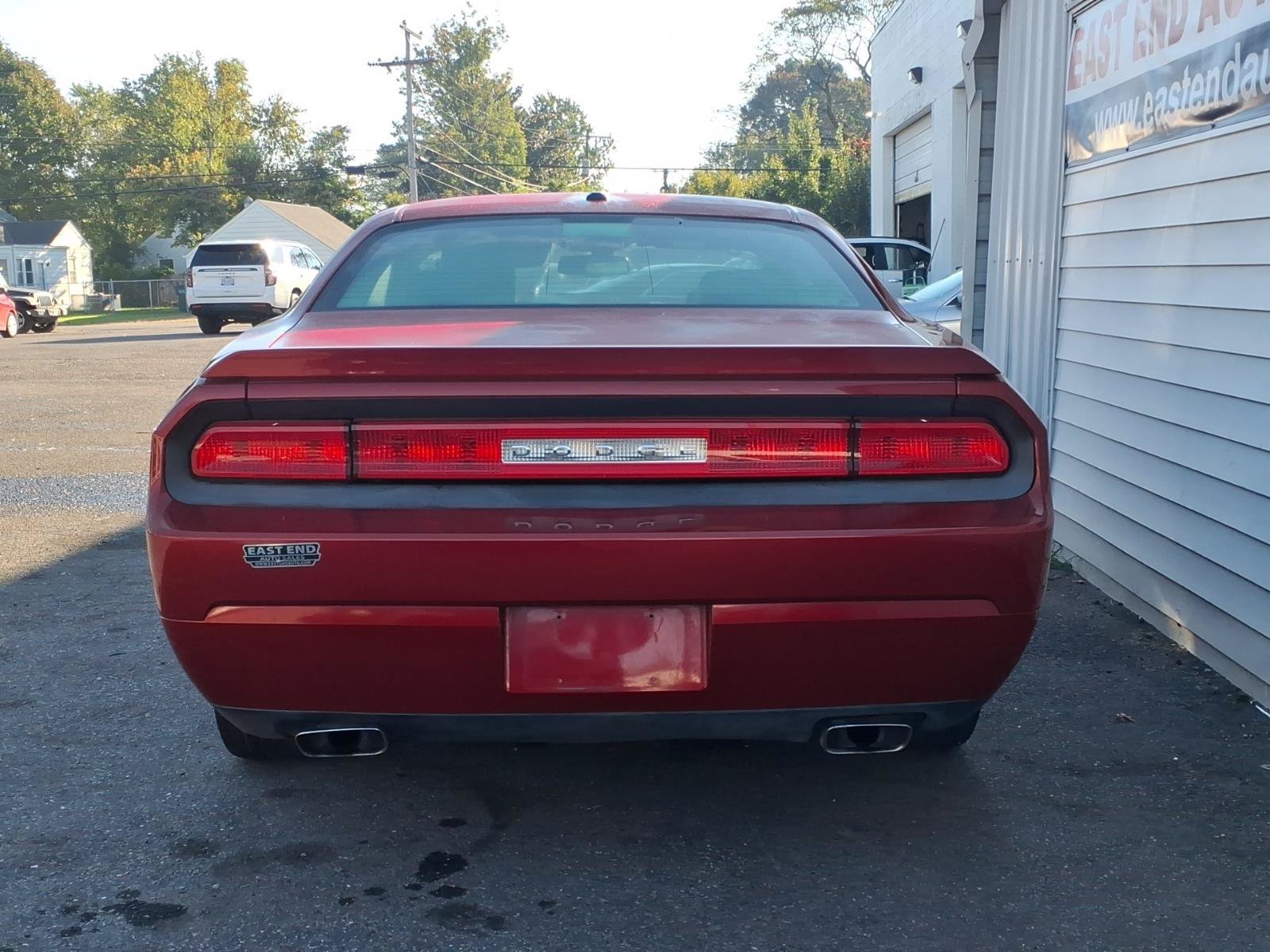 Used 2009 Dodge Challenger R/T RWD image 4