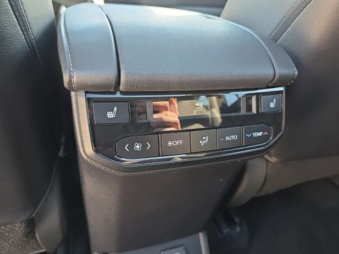 Certified 2020 Toyota Highlander Platinum AWD/4WD image 16