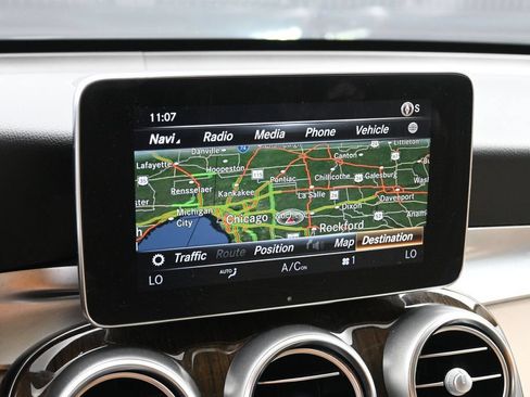 Used 2019 Mercedes-Benz GLC 300 4MATIC image 17