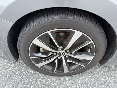 Used 2023 Nissan Maxima SV FWD image 13