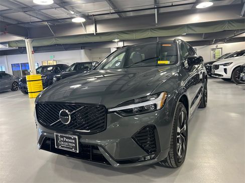 Used 2026 Volvo XC60 B5 Core w/ Climate Package image 5