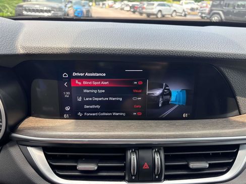 Used 2022 Alfa Romeo Stelvio Ti image 18