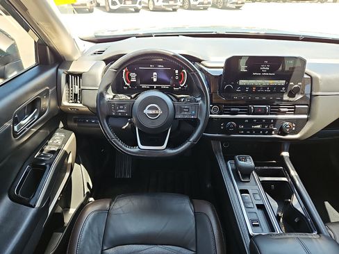 Used 2022 Nissan Pathfinder Platinum w/ Cargo Package FWD image 10