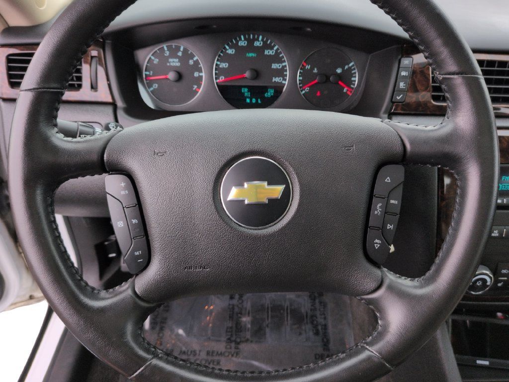 Used 2012 Chevrolet Impala LTZ FWD image 12