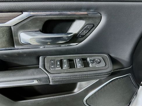 Used 2025 RAM 1500 Laramie image 15