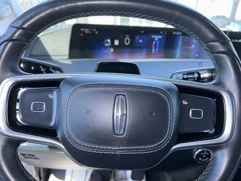 Used 2025 Lincoln Navigator Reserve AWD/4WD image 8