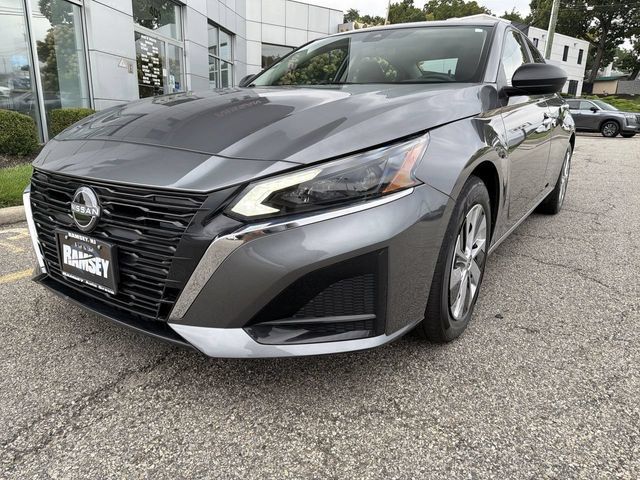 Certified 2025 Nissan Altima 2.5 S FWD image 4