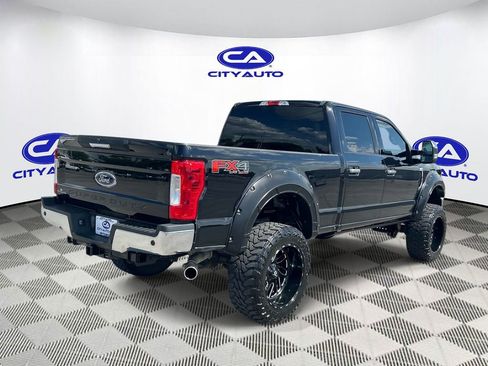 Used 2019 Ford F250 XLT w/ XLT Premium Package AWD/4WD image 3