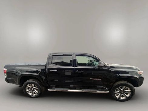 Used 2016 Toyota Tacoma Limited image 7
