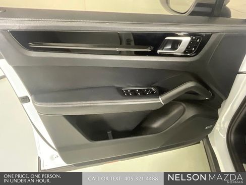 Used 2019 Porsche Cayenne AWD/4WD image 16