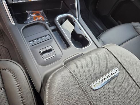 New 2026 GMC Sierra 2500 Denali w/ Denali Reserve Package image 25