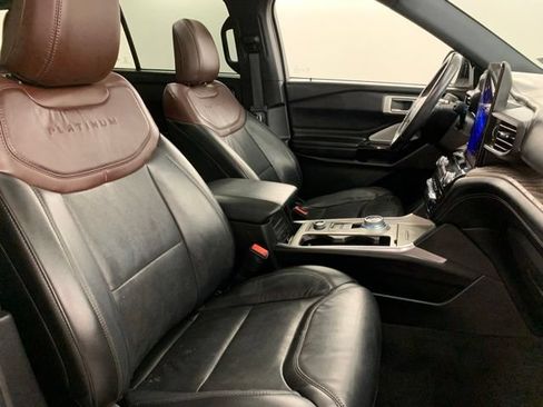 Used 2022 Ford Explorer Platinum w/ Technology Package AWD/4WD image 18