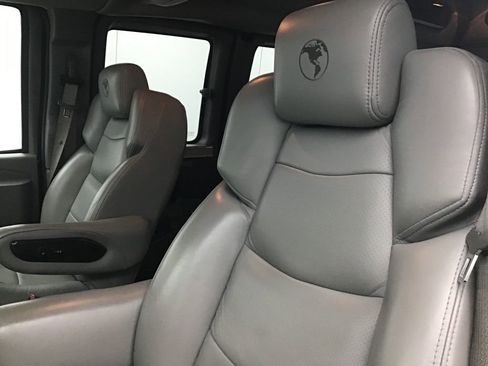 Used 2020 Chevrolet Express 2500 w/ Enhanced Convenience Package image 20