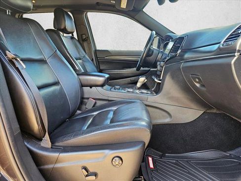 Used 2019 Jeep Grand Cherokee Limited w/ Trailer Tow Group IV image 22