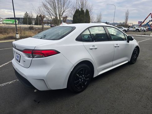 Used 2024 Toyota Corolla LE image 6