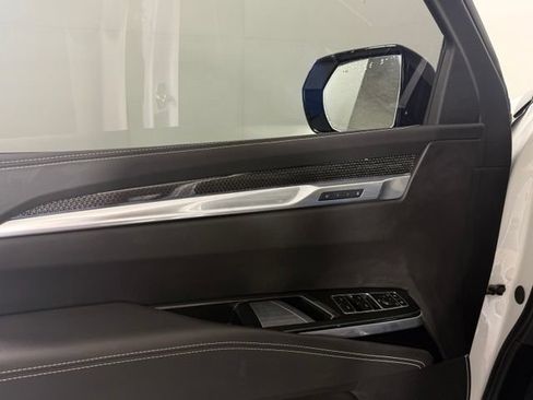 Used 2025 Cadillac Escalade V AWD/4WD image 29