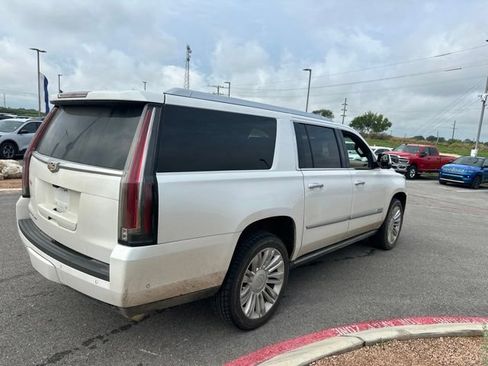 Used 2020 Cadillac Escalade ESV Platinum RWD image 3