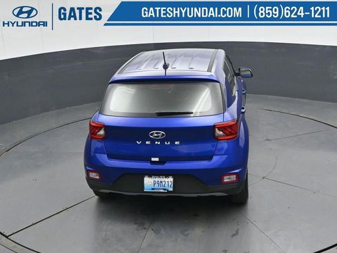 New 2025 Hyundai Venue SE FWD image 39