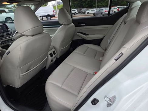 Used 2022 Nissan Altima 2.5 SL FWD image 13