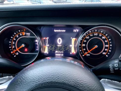 Used 2022 Jeep Wrangler Unlimited Sahara image 25