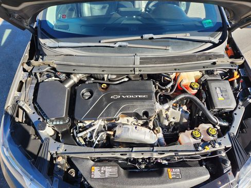 Used 2017 Chevrolet Volt LT w/ Comfort Package image 36