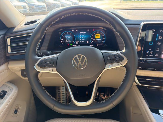 Used 2024 Volkswagen Atlas SEL AWD/4WD image 24
