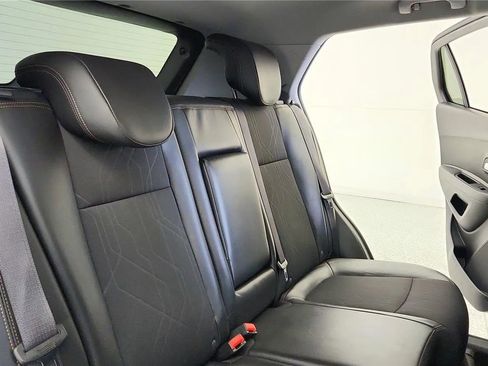Used 2018 Chevrolet Trax LT w/ LT Convenience Package FWD image 36