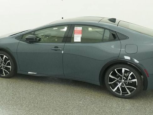 New 2026 Toyota Prius Plug-In Hybrid image 4