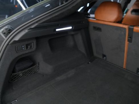 Used 2019 Lamborghini Urus AWD/4WD image 48